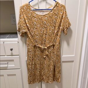 BOGO💞 Target Yellow floral Dress with tie at waist